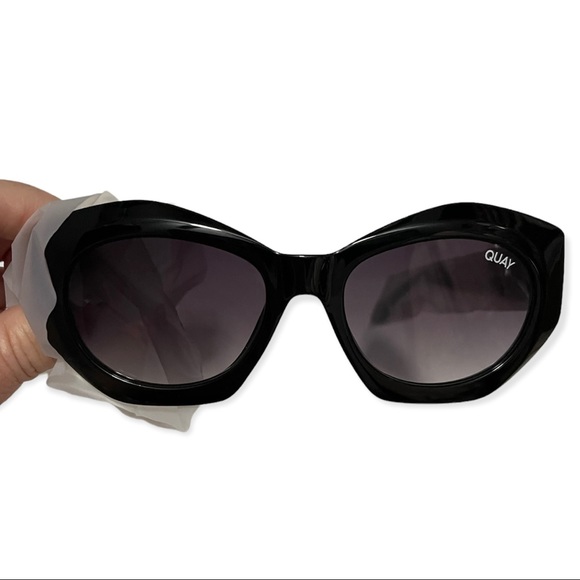 QUAY Real Me Sunglasses Black Frame Smoke Gradient Lenses Geometric Shape - Picture 5 of 10